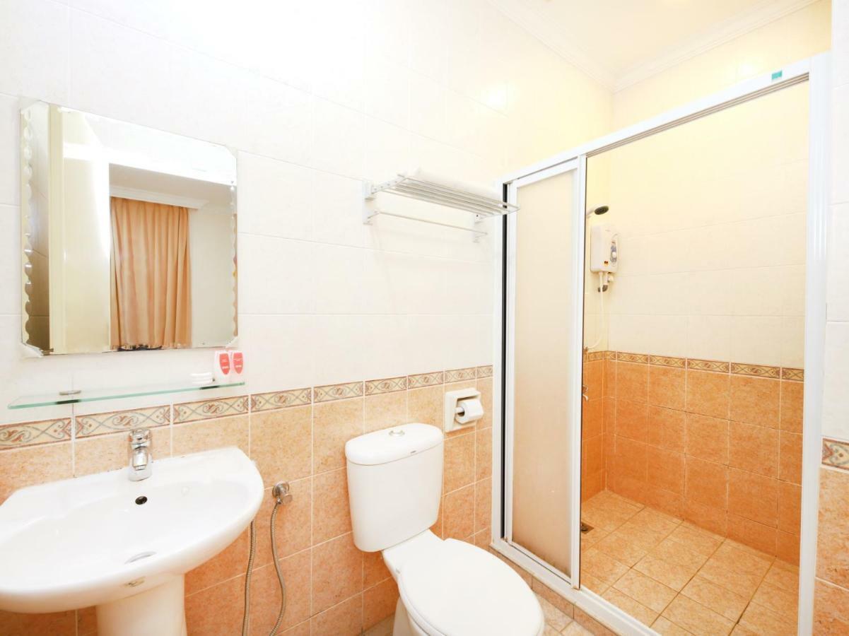 Oyo 750 Comfort Hotel Kota Kinabalu Exterior photo