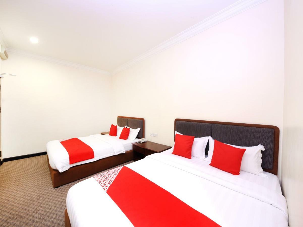 Oyo 750 Comfort Hotel Kota Kinabalu Exterior photo