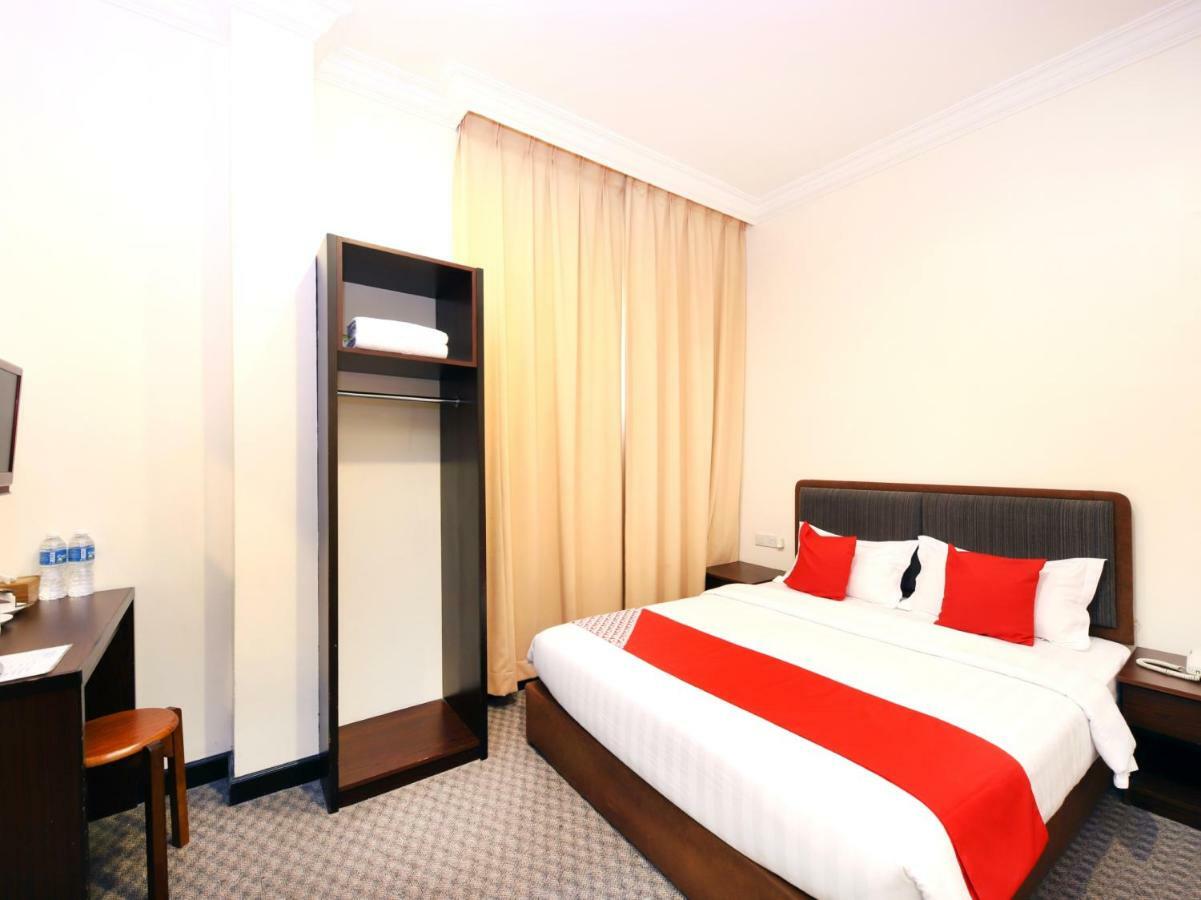 Oyo 750 Comfort Hotel Kota Kinabalu Exterior photo