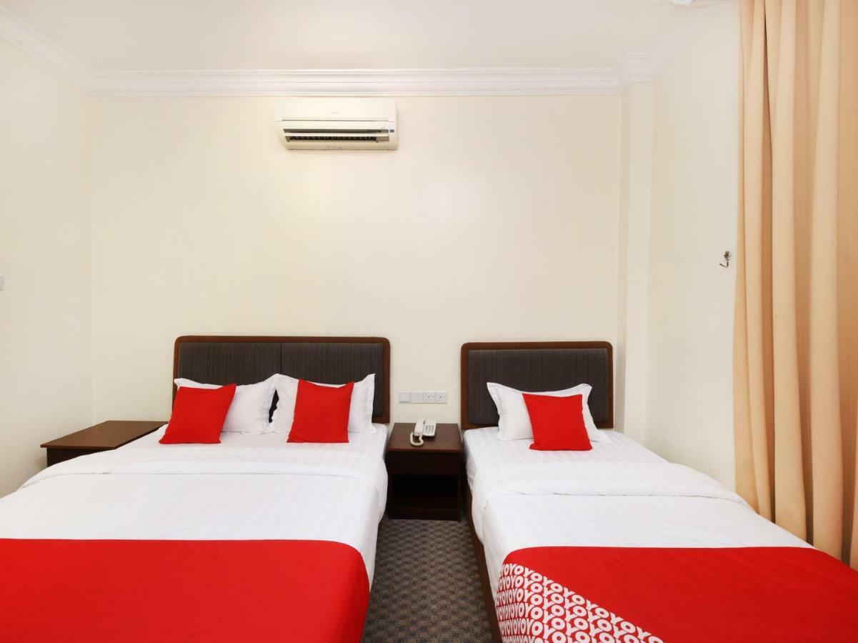 Oyo 750 Comfort Hotel Kota Kinabalu Exterior photo