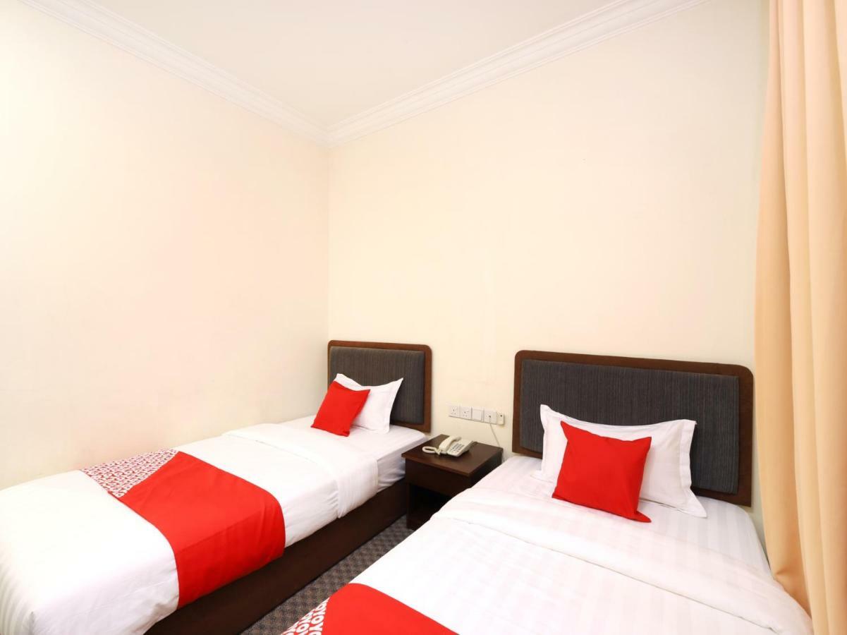 Oyo 750 Comfort Hotel Kota Kinabalu Exterior photo