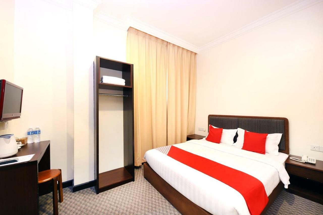 Oyo 750 Comfort Hotel Kota Kinabalu Exterior photo