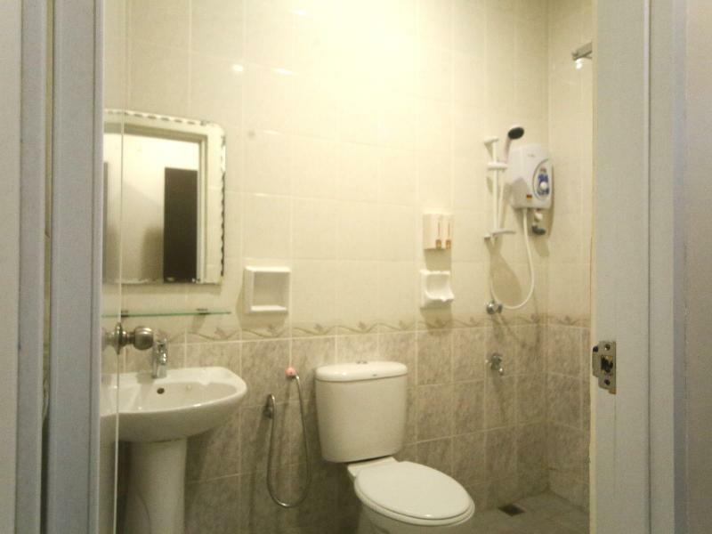 Oyo 750 Comfort Hotel Kota Kinabalu Exterior photo