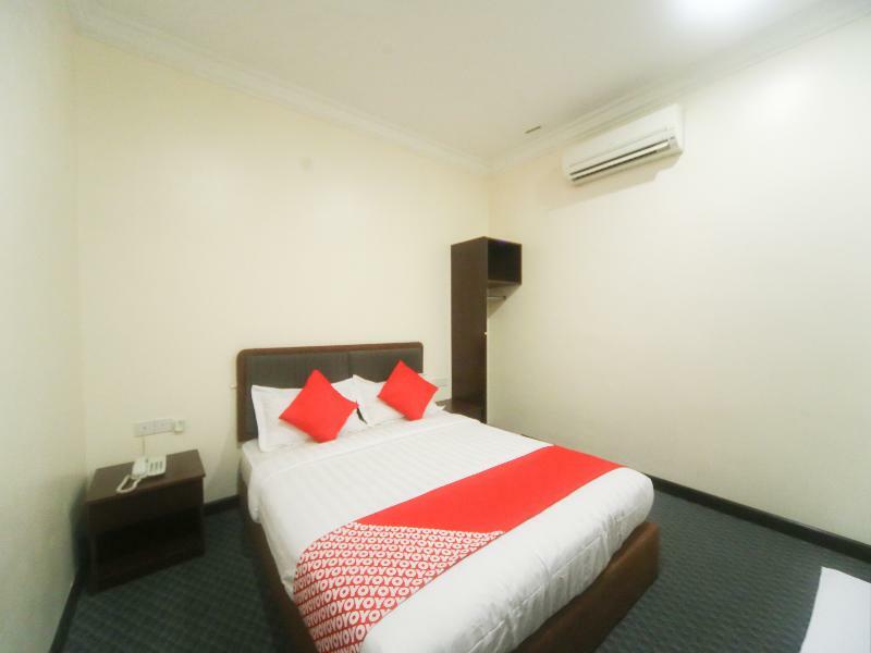 Oyo 750 Comfort Hotel Kota Kinabalu Exterior photo