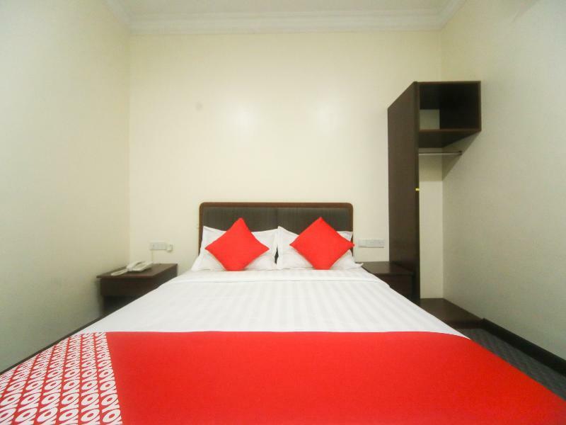 Oyo 750 Comfort Hotel Kota Kinabalu Exterior photo