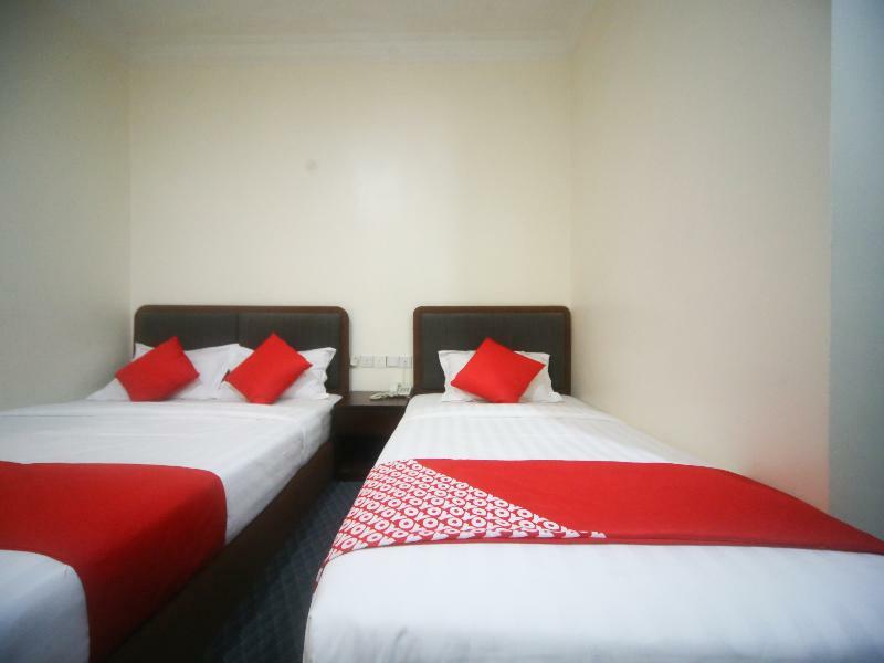 Oyo 750 Comfort Hotel Kota Kinabalu Exterior photo