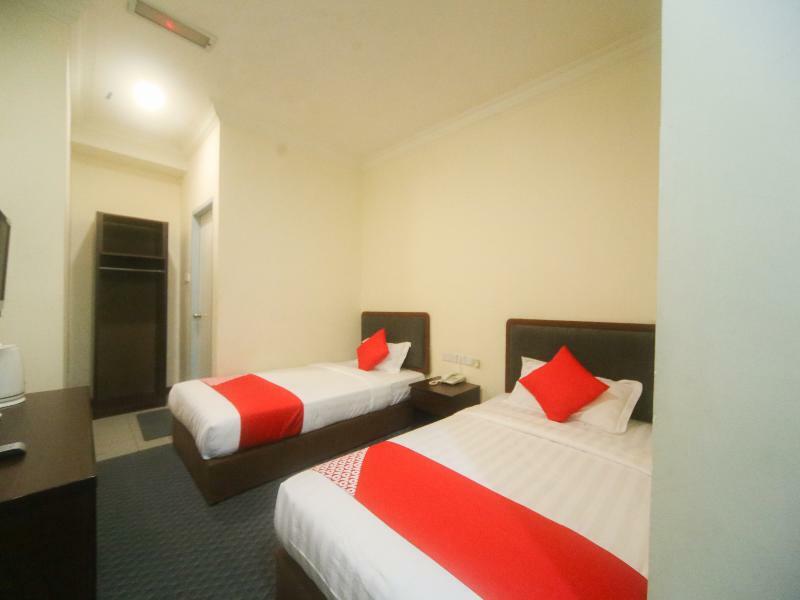 Oyo 750 Comfort Hotel Kota Kinabalu Exterior photo